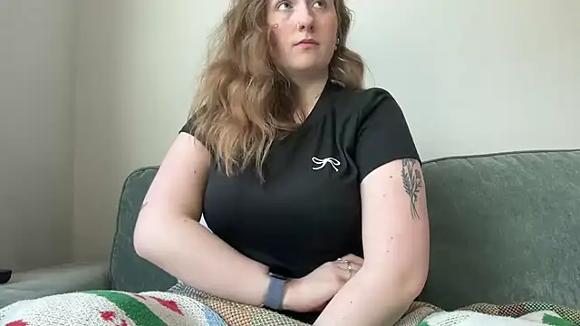 Snapshot of lilsbabyxo chatting on 5, 4, 2026 lilsbabyxo online show from 5, 4, 2026
