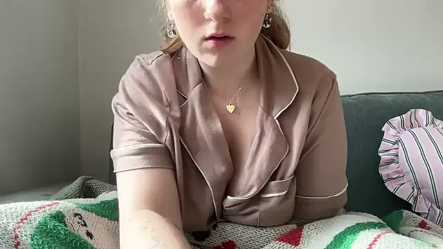 Snapshot of lilsbabyxo chatting on 17, 5, 2026 lilsbabyxo online show from 17, 5, 2026