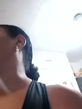 OliviaBurning online show from 6, 11, 2025