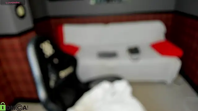 Nicole Charm online show from 13, 3, 2026