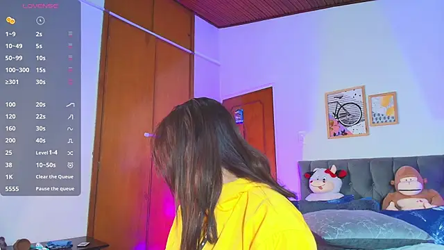 Cassie fletcher  online show from 20, 11, 2025