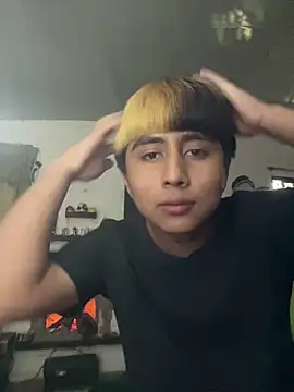 Snapshot of FlpGmz chatting on 31, 10, 2025 FlpGmz online show from 31, 10, 2025