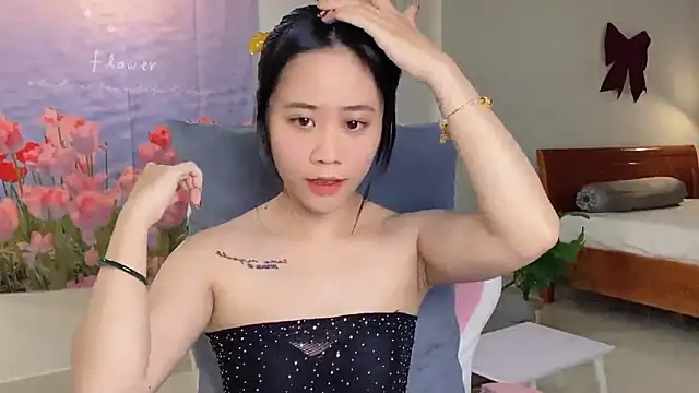 Snapshot of -rosiie- chatting on 12, 3, 2025 -rosiie- online show from 12, 3, 2025