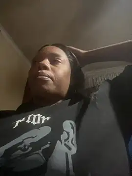 Snapshot of NAUGHTYSHALOTXX chatting on 26, 6, 2026 NAUGHTYSHALOTXX online show from 26, 6, 2026