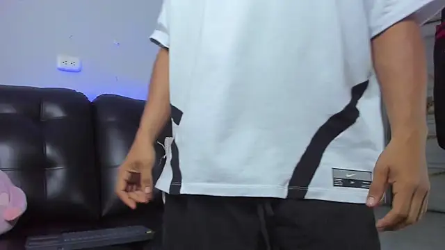 Snapshot of Rob_saenz_ chatting on 6, 1, 2025 Rob saenz online show from 6, 1, 2025