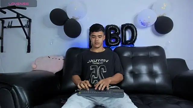 Snapshot of Rob_saenz_ chatting on 17, 2, 2025 Rob saenz online show from 17, 2, 2025