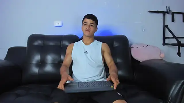 Snapshot of Rob_saenz_ chatting on 18, 2, 2025 Rob saenz online show from 18, 2, 2025