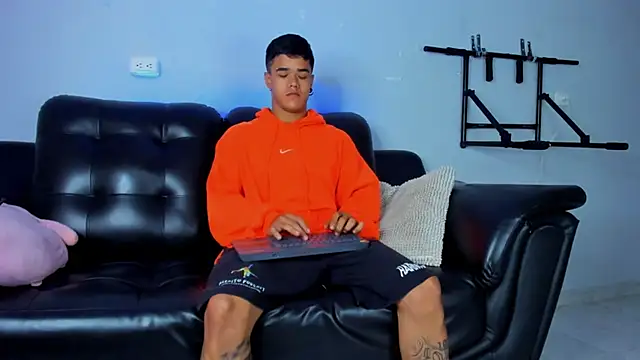 Snapshot of Rob_saenz_ chatting on 20, 2, 2025 Rob saenz online show from 20, 2, 2025