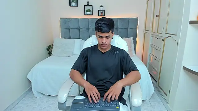 Snapshot of Rob_saenz_ chatting on 25, 2, 2025 Rob saenz online show from 25, 2, 2025