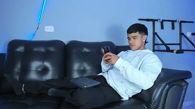 Snapshot of Rob_saenz_ chatting on 15, 3, 2025 Rob saenz online show from 15, 3, 2025