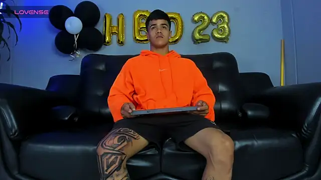 Snapshot of Rob_saenz_ chatting on 13, 9, 2025 Rob saenz online show from 13, 9, 2025