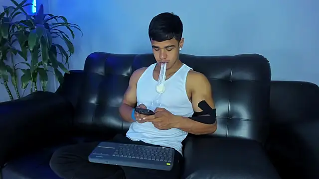 Snapshot of Rob_saenz_ chatting on 30, 9, 2025 Rob saenz online show from 30, 9, 2025