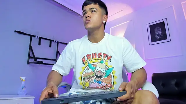 Snapshot of Rob_saenz_ chatting on 22, 11, 2025 Rob saenz online show from 22, 11, 2025