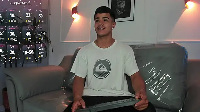 Snapshot of Rob_saenz_ chatting on 4, 12, 2025 Rob saenz online show from 4, 12, 2025