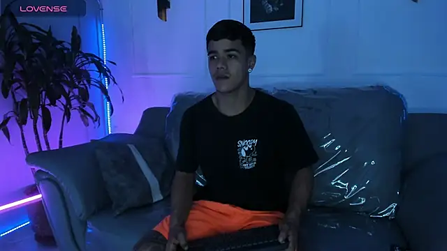 Snapshot of Rob_saenz_ chatting on 22, 12, 2025 Rob saenz online show from 22, 12, 2025