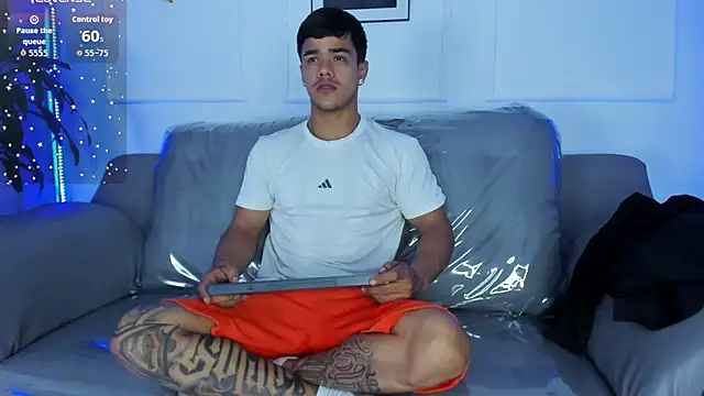 Snapshot of Rob_saenz_ chatting on 7, 1, 2026 Rob saenz online show from 7, 1, 2026