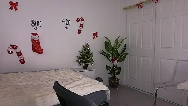 Snapshot of Sapphir3xoxo chatting on 23, 12, 2025 Sapphir3xoxo online show from 23, 12, 2025