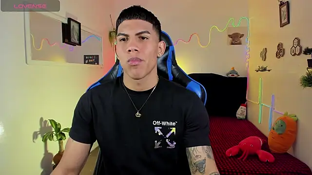 Snapshot of Damian_latinxxx chatting on 13, 2, 2026 Damian latinxxx online show from 13, 2, 2026