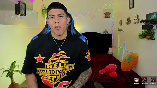 Snapshot of Damian_latinxxx chatting on 15, 2, 2026 Damian latinxxx online show from 15, 2, 2026