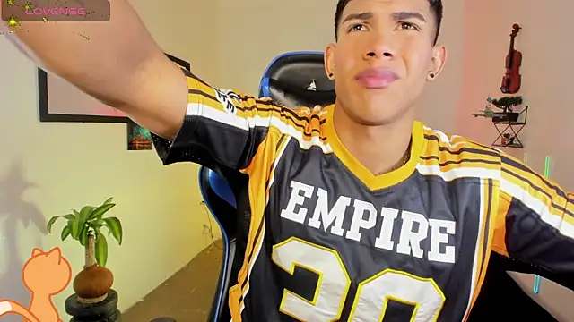 Snapshot of Damian_latinxxx chatting on 2, 3, 2026 Damian latinxxx online show from 2, 3, 2026