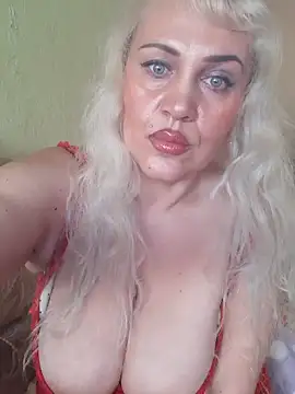 IsabellaBoni online show from 6, 3, 2025