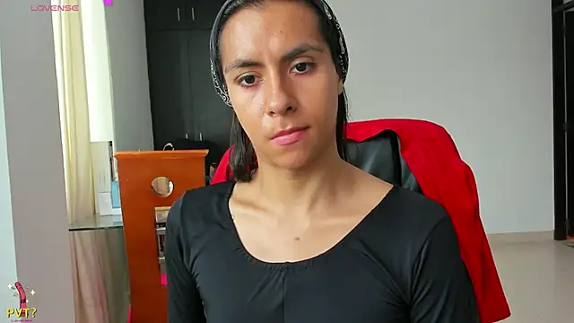 Snapshot of Kamilasalazar chatting on 14, 2, 2025 Kamilasalazar online show from 14, 2, 2025