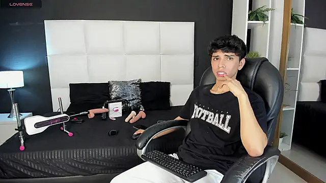 Santy carrington online show from 5, 12, 2024