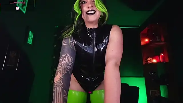 YourMissAlice online show from 9, 11, 2025