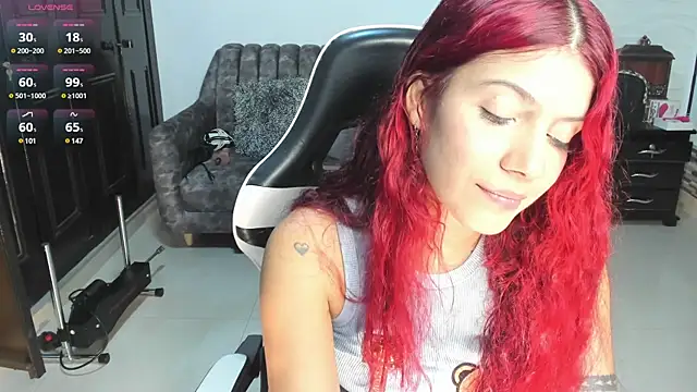 Snapshot of EroticAzir chatting on 8, 1, 2025 EroticAzir online show from 8, 1, 2025