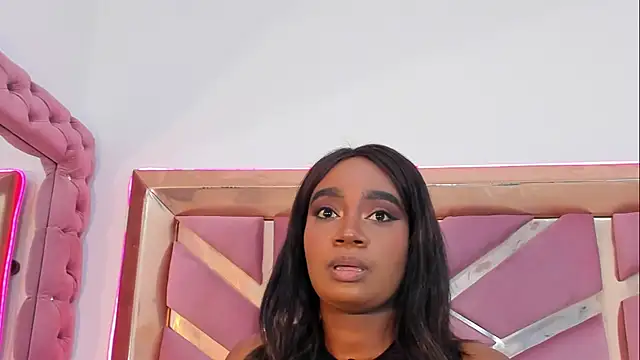 Britanymooree online show from 16, 4, 2026