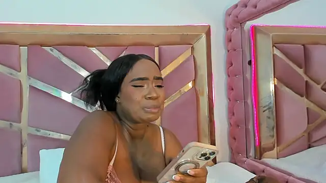 Snapshot of Britanymooree chatting on 24, 5, 2026 Britanymooree online show from 24, 5, 2026