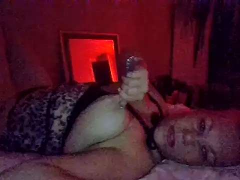 Snapshot of BadGal4480 chatting on 10, 12, 2024 BadGal4480 online show from 10, 12, 2024