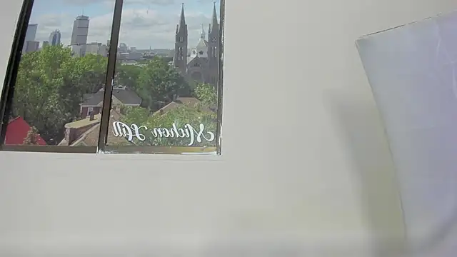 Littleolivia  online show from 17, 3, 2025