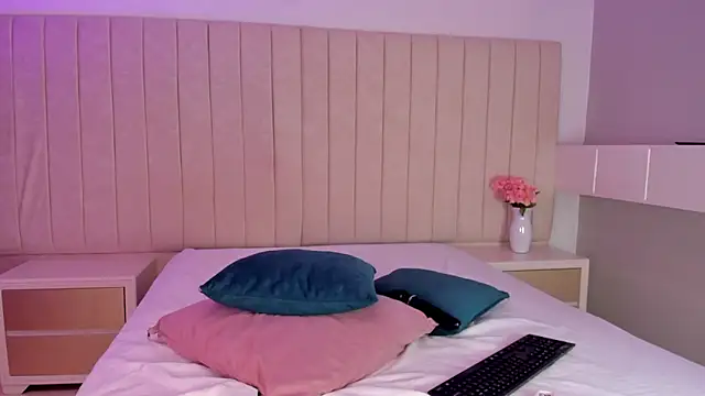 Littleolivia  online show from 11, 3, 2026