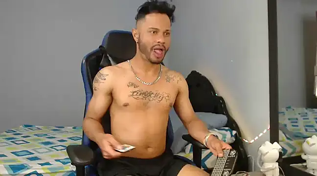 Snapshot of Sebastian_lugo chatting on 8, 3, 2025 Sebastian lugo online show from 8, 3, 2025
