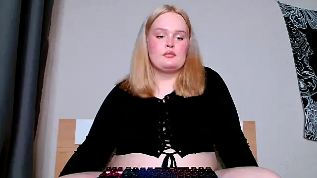 Snapshot of rozzhaos8 chatting on 9, 6, 2026 rozzhaos8 online show from 9, 6, 2026
