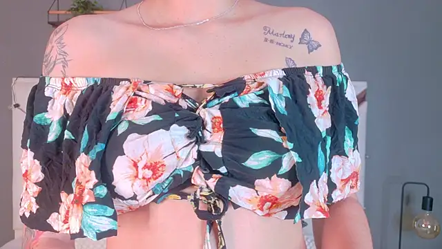 AmbarHills 1 online show from 20, 12, 2025