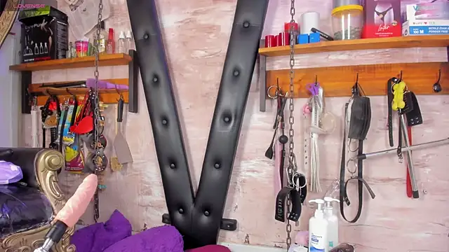 Snapshot of Madame_pain_ chatting on 8, 7, 2026 Madame pain online show from 8, 7, 2026