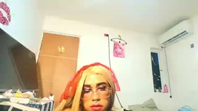 mia foxts online show from 4, 6, 2026