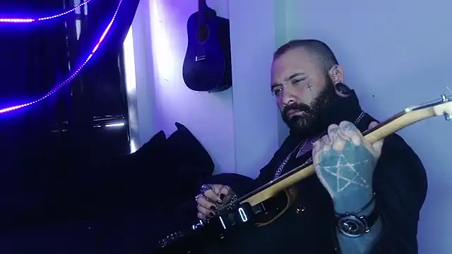 Snapshot of darkclothes chatting on 24, 12, 2024 darkclothes online show from 24, 12, 2024