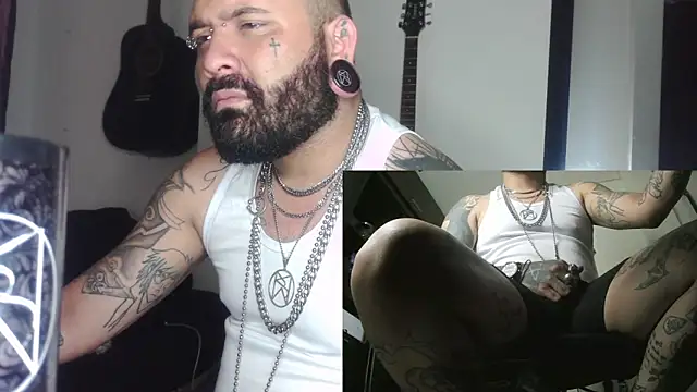 Snapshot of darkclothes chatting on 26, 12, 2024 darkclothes online show from 26, 12, 2024