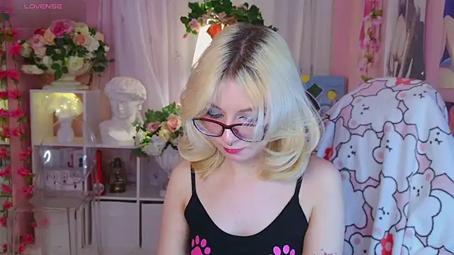 Coconut Mia online show from 27, 12, 2024