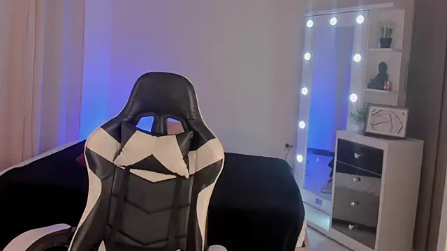 Snapshot of SavannahWildee chatting on 29, 1, 2025 SavannahWildee online show from 29, 1, 2025