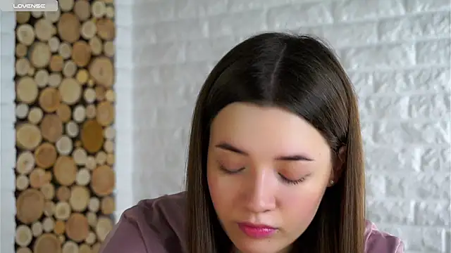 LowOncoming online show from 5, 12, 2025