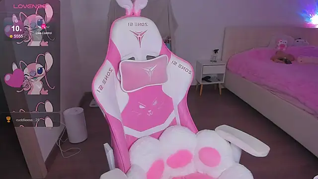 Snapshot of molly_murrrr chatting on 4, 1, 2025 molly murrrr online show from 4, 1, 2025