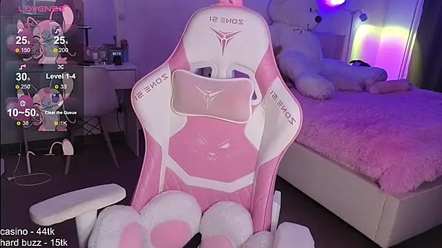 Snapshot of molly_murrrr chatting on 28, 10, 2025 molly murrrr online show from 28, 10, 2025