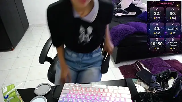 charllotee dark online show from 23, 12, 2024