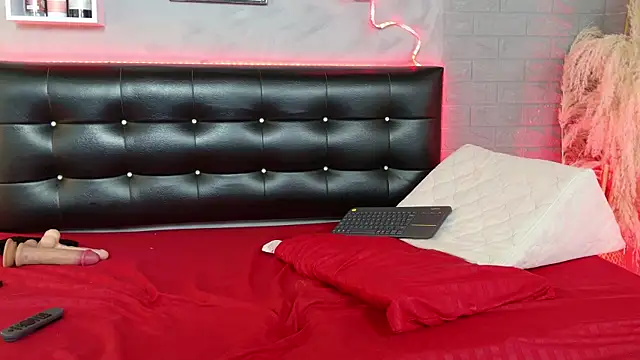 Snapshot of IsabellaTayllor chatting on 28, 5, 2026 IsabellaTayllor online show from 28, 5, 2026