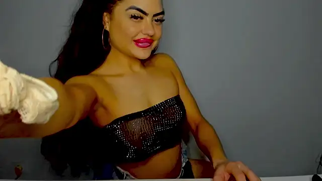 Snapshot of aishahottie chatting on 18, 12, 2024 aishahottie online show from 18, 12, 2024