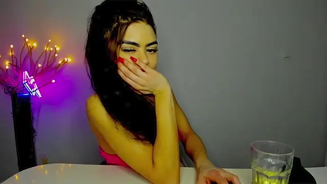 Snapshot of aishahottie chatting on 6, 2, 2025 aishahottie online show from 6, 2, 2025